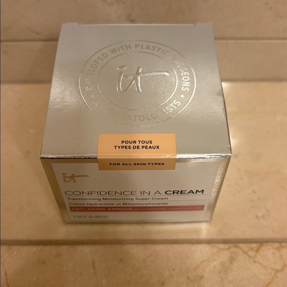 IT Cosmetics Confidence in a Cream Anti-aging Hydrating Moisturizer - Picture 2 of 2